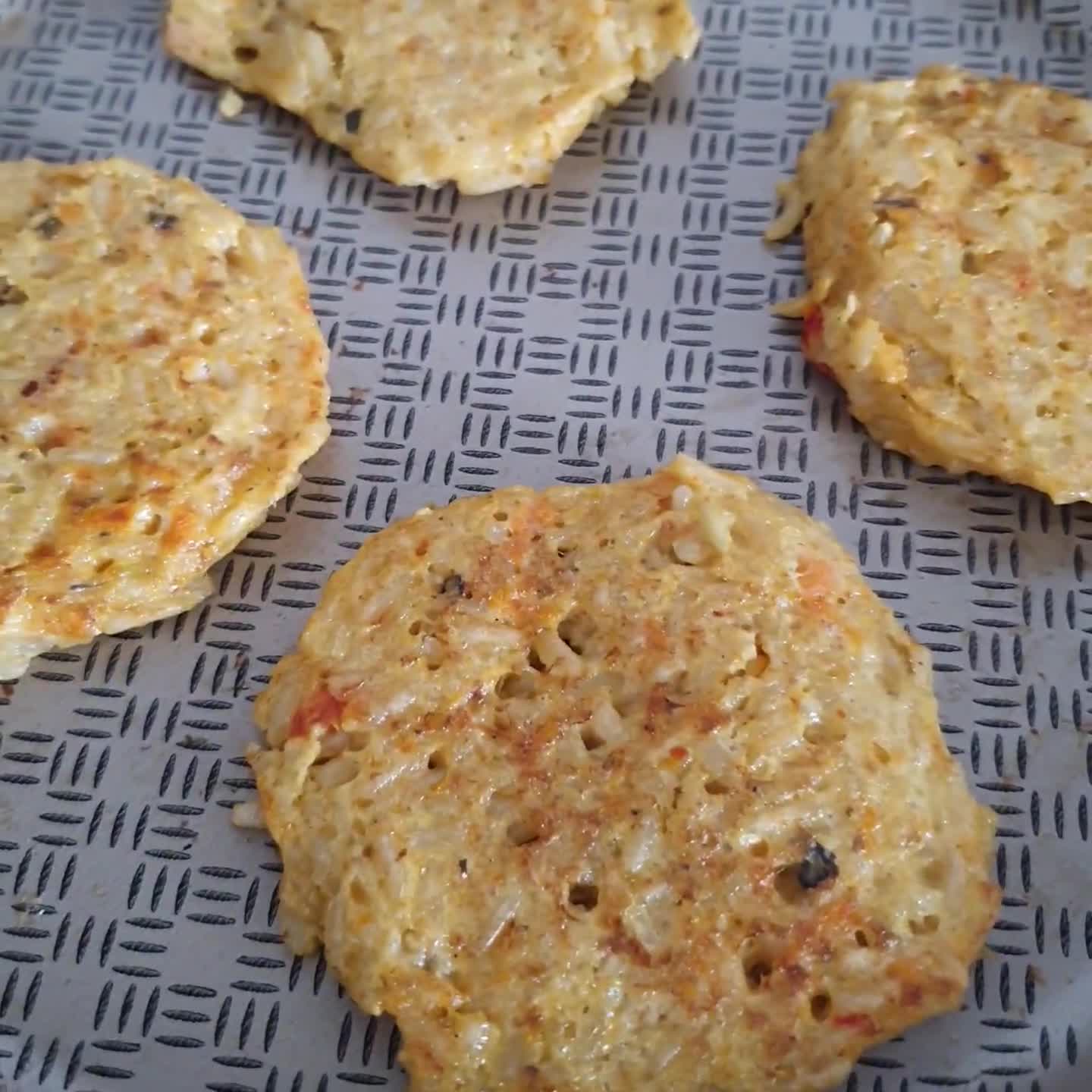 Foto del paso 2 de la receta: Chatitas de arroz integral 👩🏻‍🍳