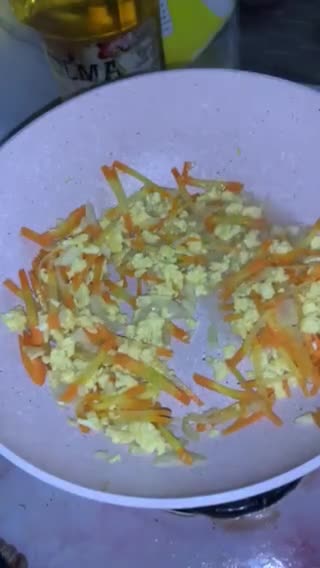 Foto langkah ke 3 dari resep Orak arik sayur telur.