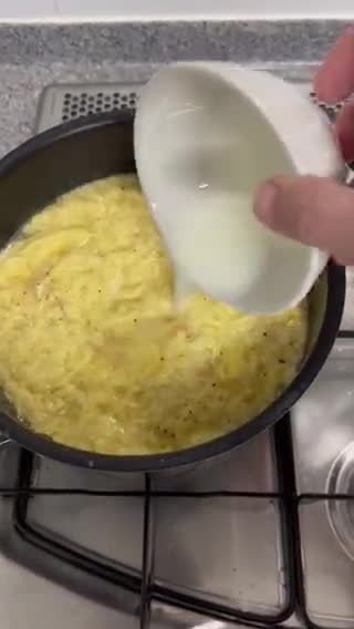Foto do passo 3 de Sopa de Ovo e Camarão (Saeugyerantang- 새우계란탕)