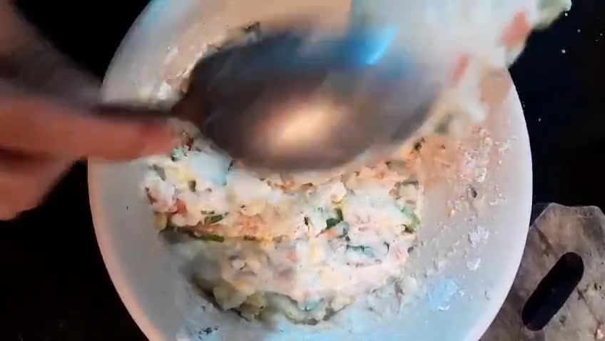 Foto langkah ke 4 dari resep Bola Bola Sayur Goreng.