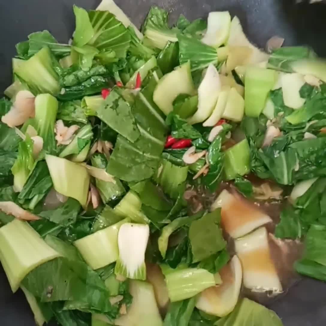 Foto langkah ke 3 dari resep Tumis Pokcoy Rebon.