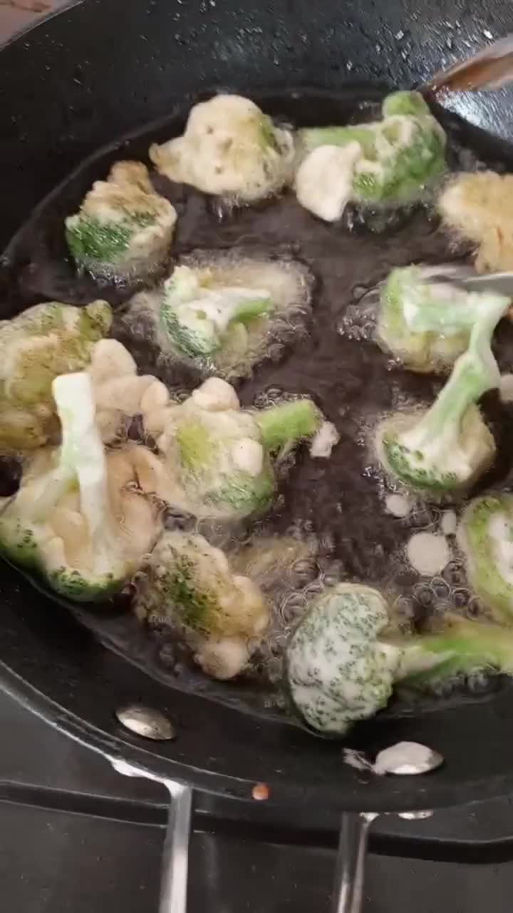 Foto langkah ke 3 dari resep Brokoli Tumis.