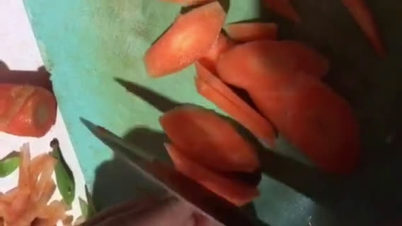Foto langkah ke 1 dari resep Tumis buncis wortel.