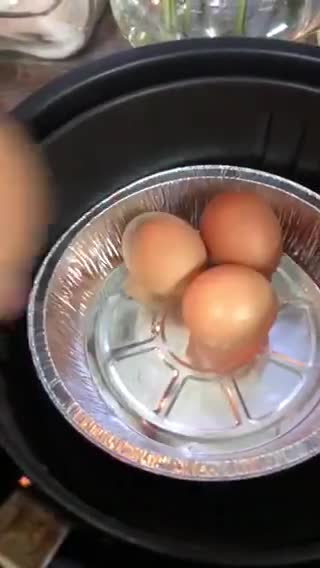 Gambar langkah 3 resipi Telur Rebus Air Fryer.