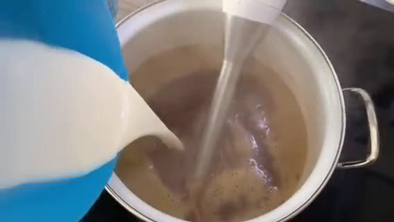 Szilvakrémleves recept fázis 2 fotója
