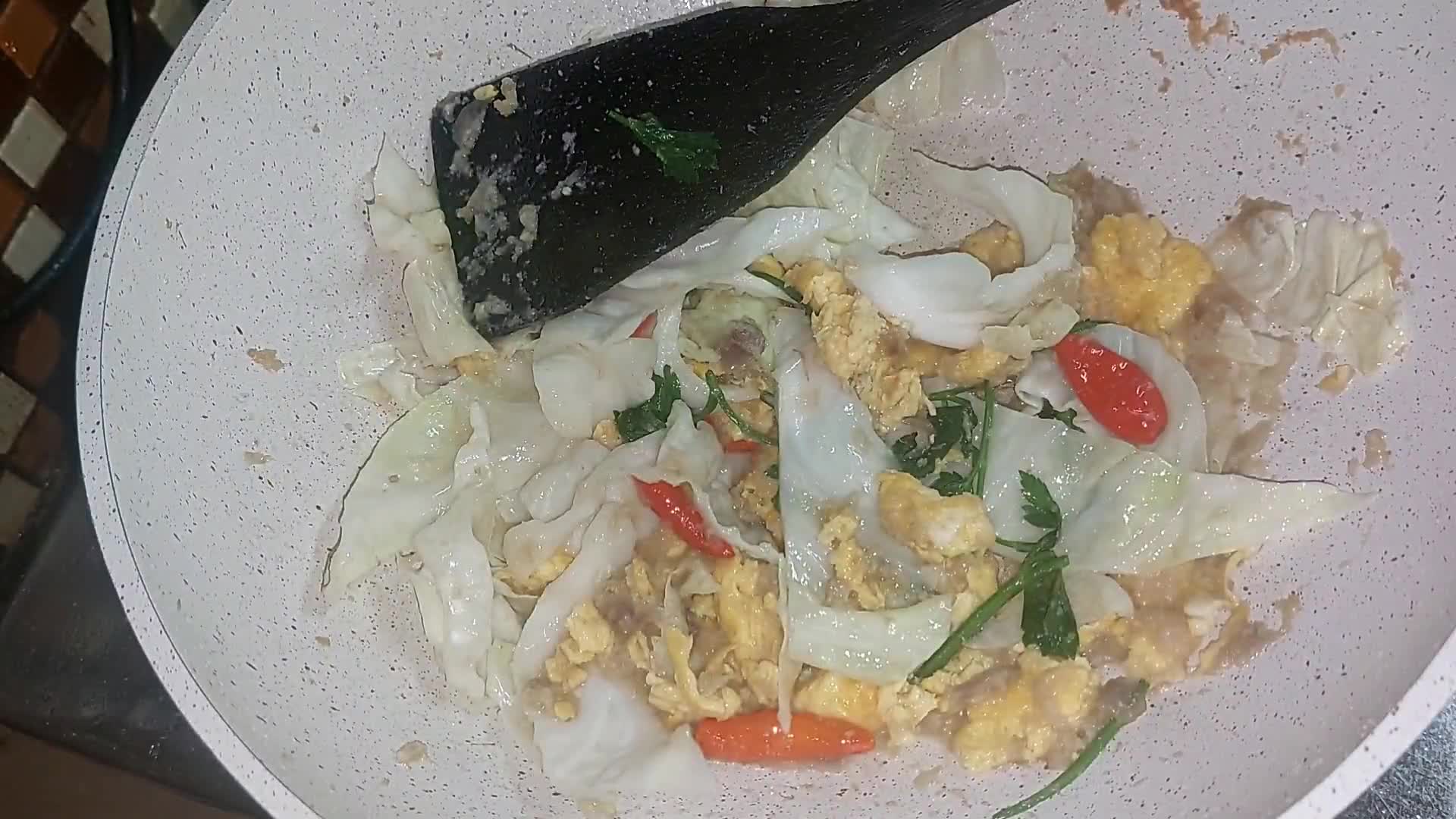 Foto langkah ke 5 dari resep 194. Mie Goreng Jawa.