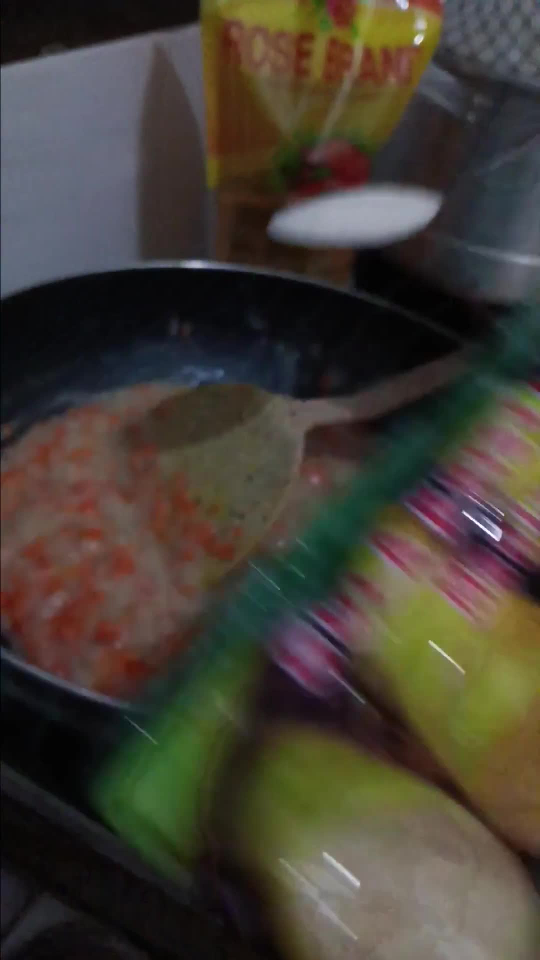 Foto langkah ke 4 dari resep Risoles rogout sayur lipat amplop dan segitiga.