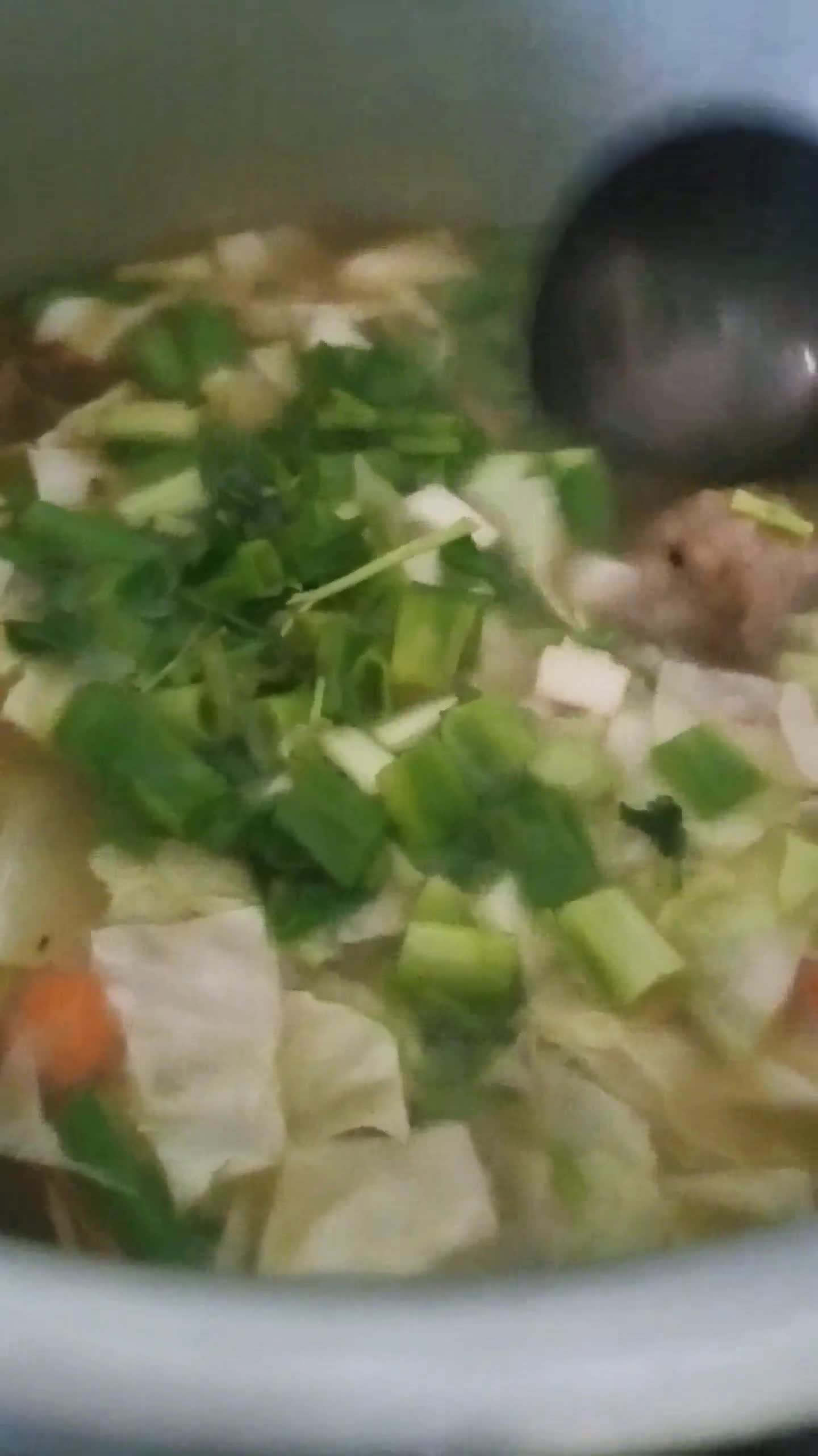 Foto langkah ke 4 dari resep Sop Tulang Sapi Ala Pak Min Klaten.