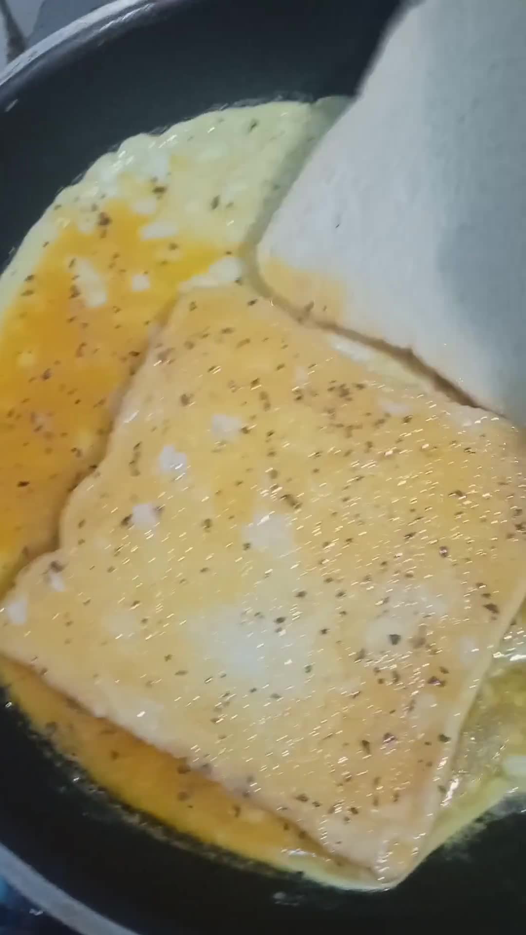 Foto langkah ke 2 dari resep Egg sandwich.