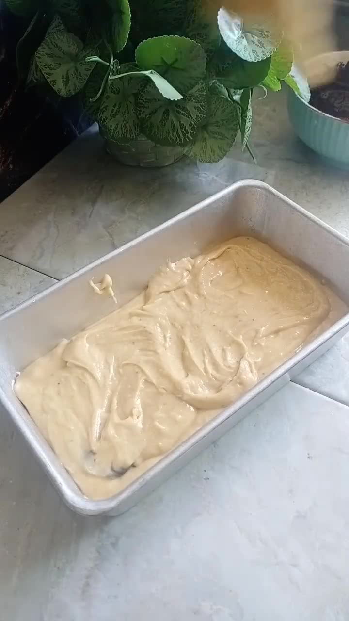 Gambar langkah 5 resipi Kek Pisang Coklat.