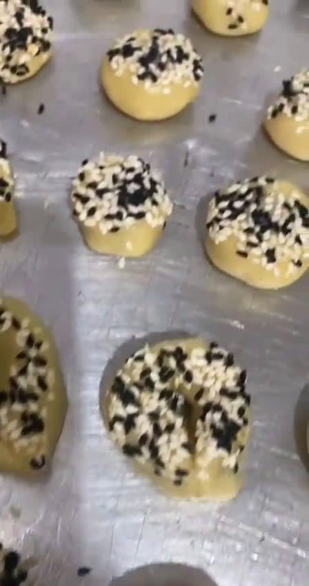 صورة لخطوة 3 من وصفة معمول بالتمر 😋