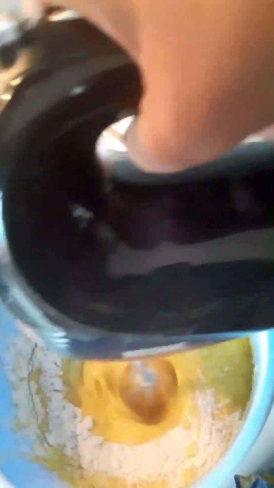 A picture of step 5 of Banana Cake.
