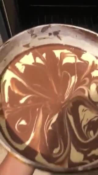 Foto del paso 7 de la receta: Queque marmoleado con fudge