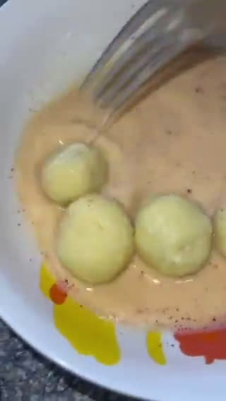 Foto del paso 4 de la receta: Bolitas de patata 🥔 3 quesos 🧀