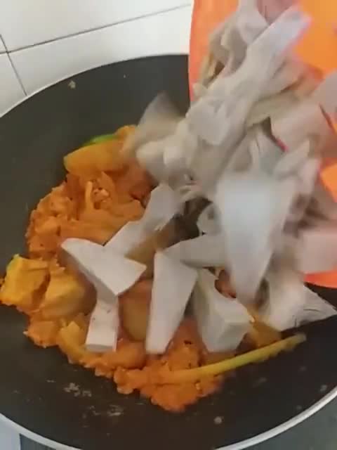 Foto langkah ke 5 dari resep 58. Gulai Kikil Nangka Muda.