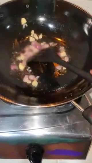 Foto langkah ke 1 dari resep Kentang Tumis Kecap.