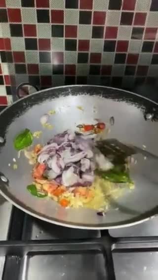 Foto langkah ke 2 dari resep Cumi Masak Hitam.