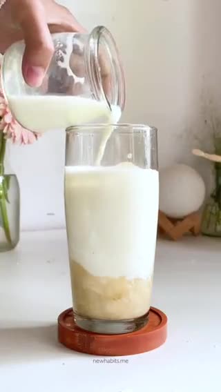 Foto langkah ke 2 dari resep Yakult Banana Milk 240 kalori | menu diet.