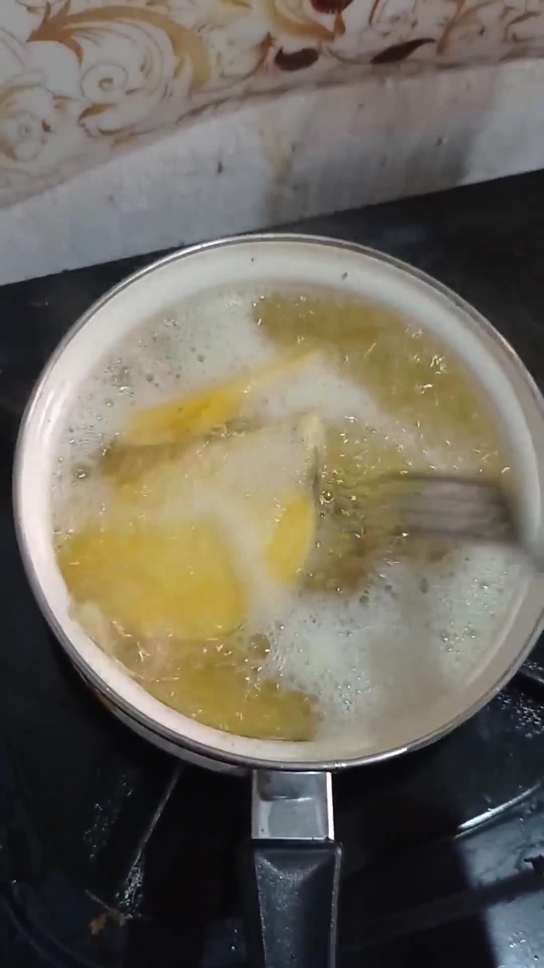 Foto langkah ke 3 dari resep Ubi goreng kriuk manis.