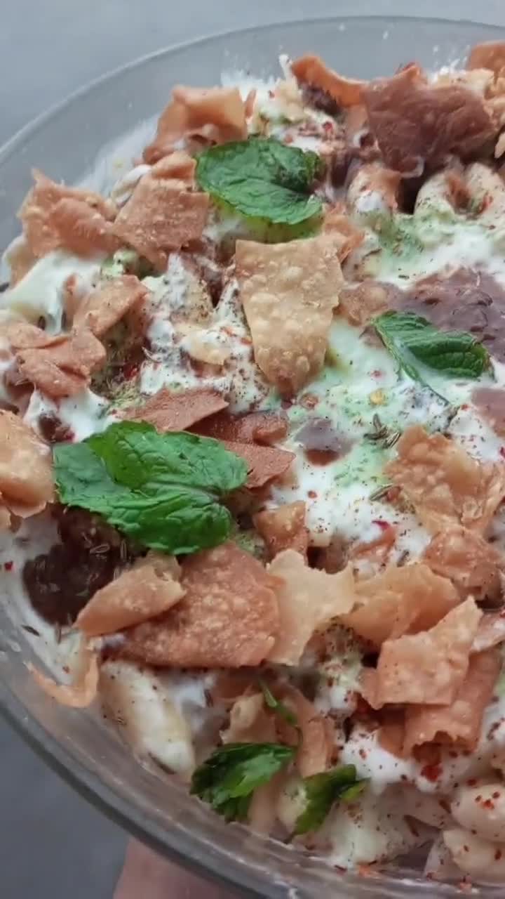 A picture of step 6 of Dahi Phulki+Papri Chana Chat 😋😋😋.