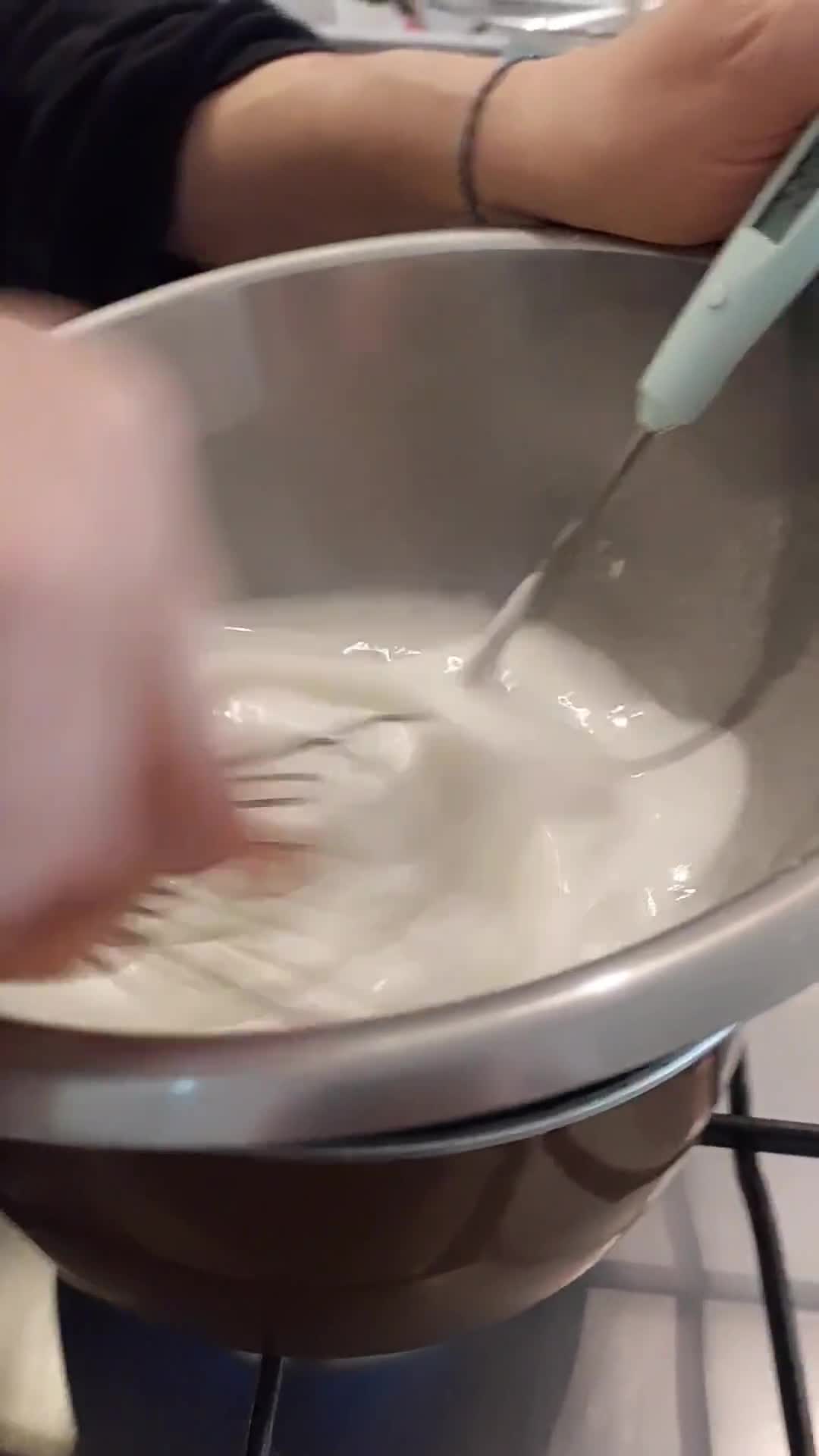 Une image de l'étape 6 de Meringue suisse.