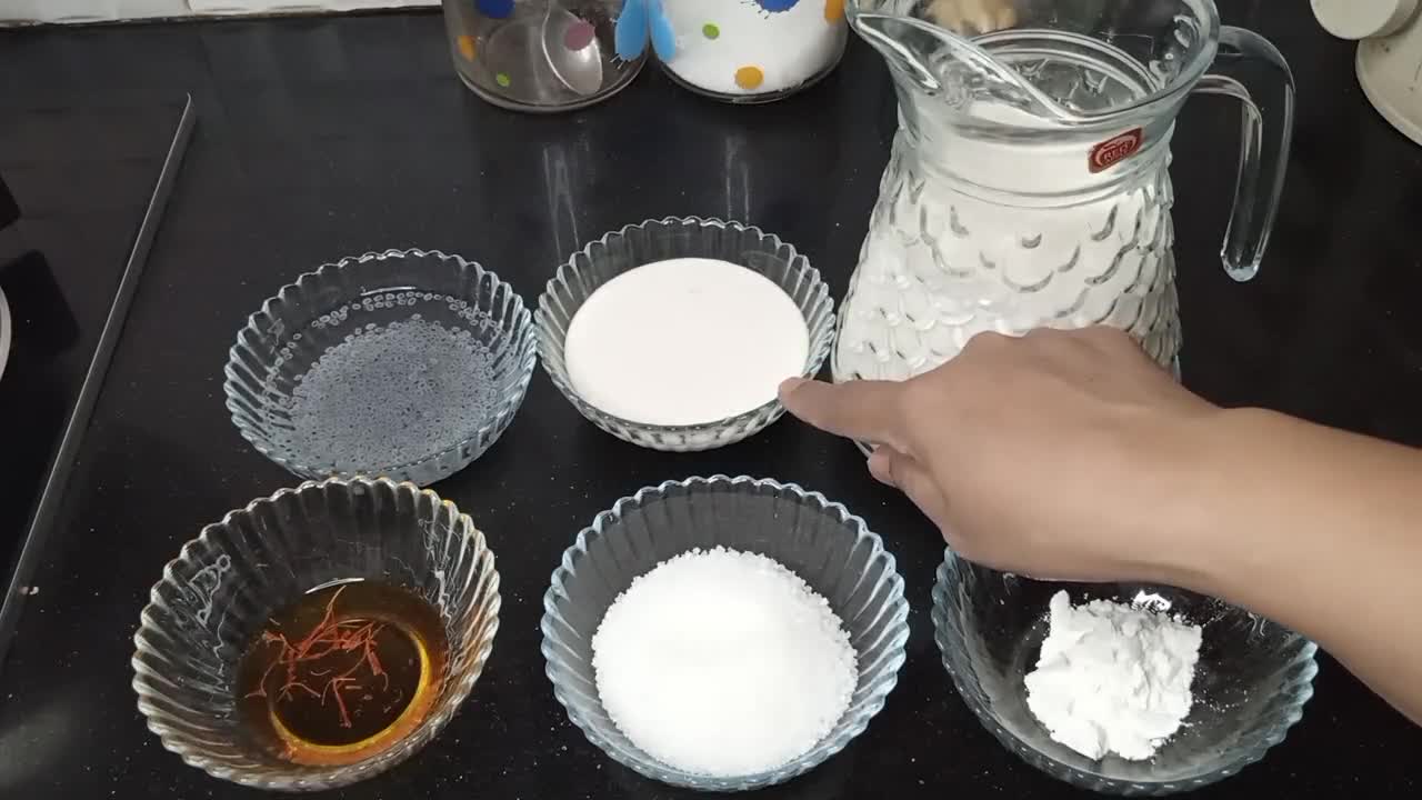 A picture of step 2 of Kesar Badam ka Sarbat.