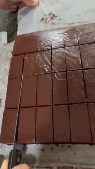 Gambar langkah 18 resipi Kek Coklat Viral.