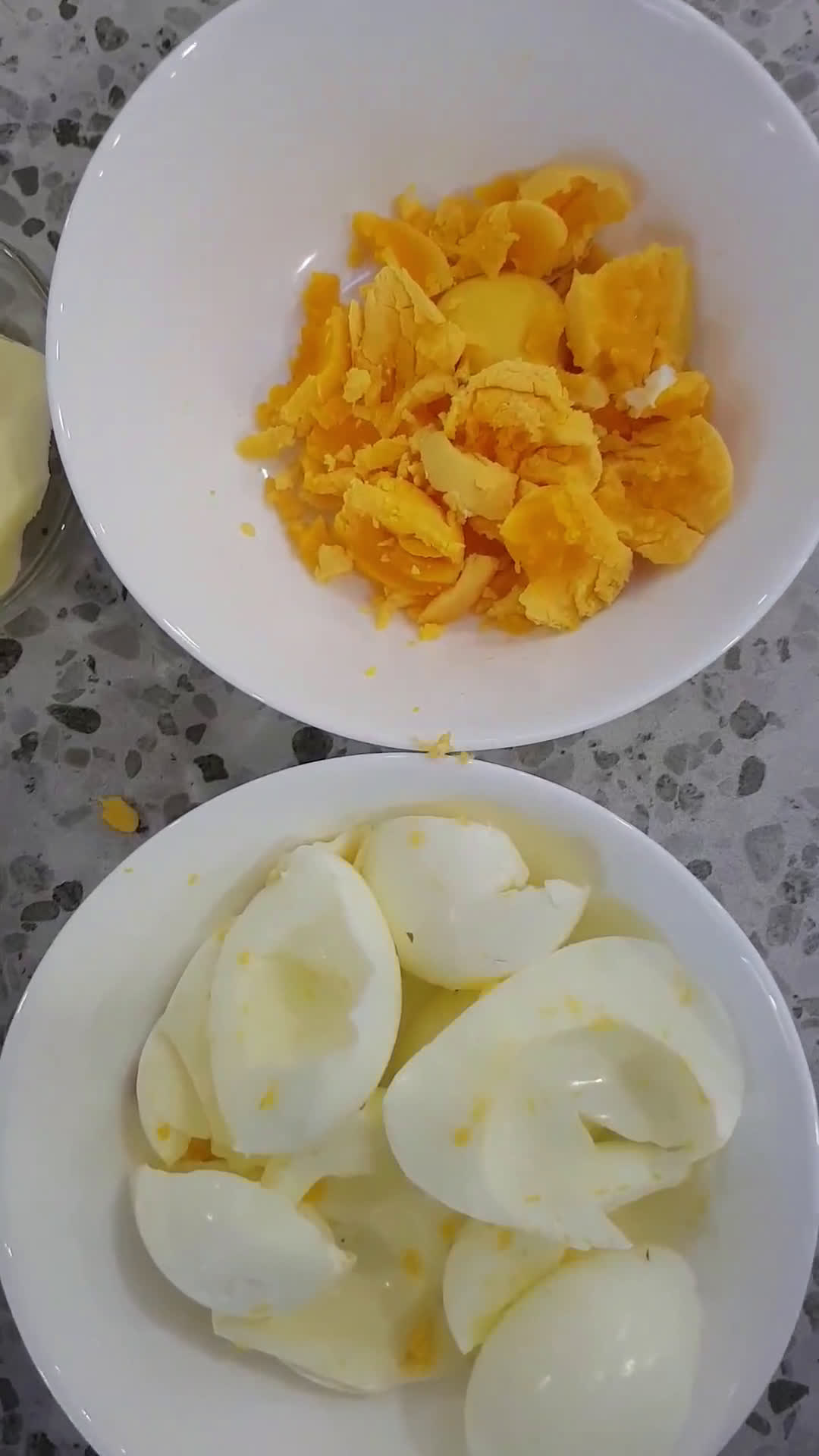 Foto langkah ke 4 dari resep Egg Mayo Sandwich.