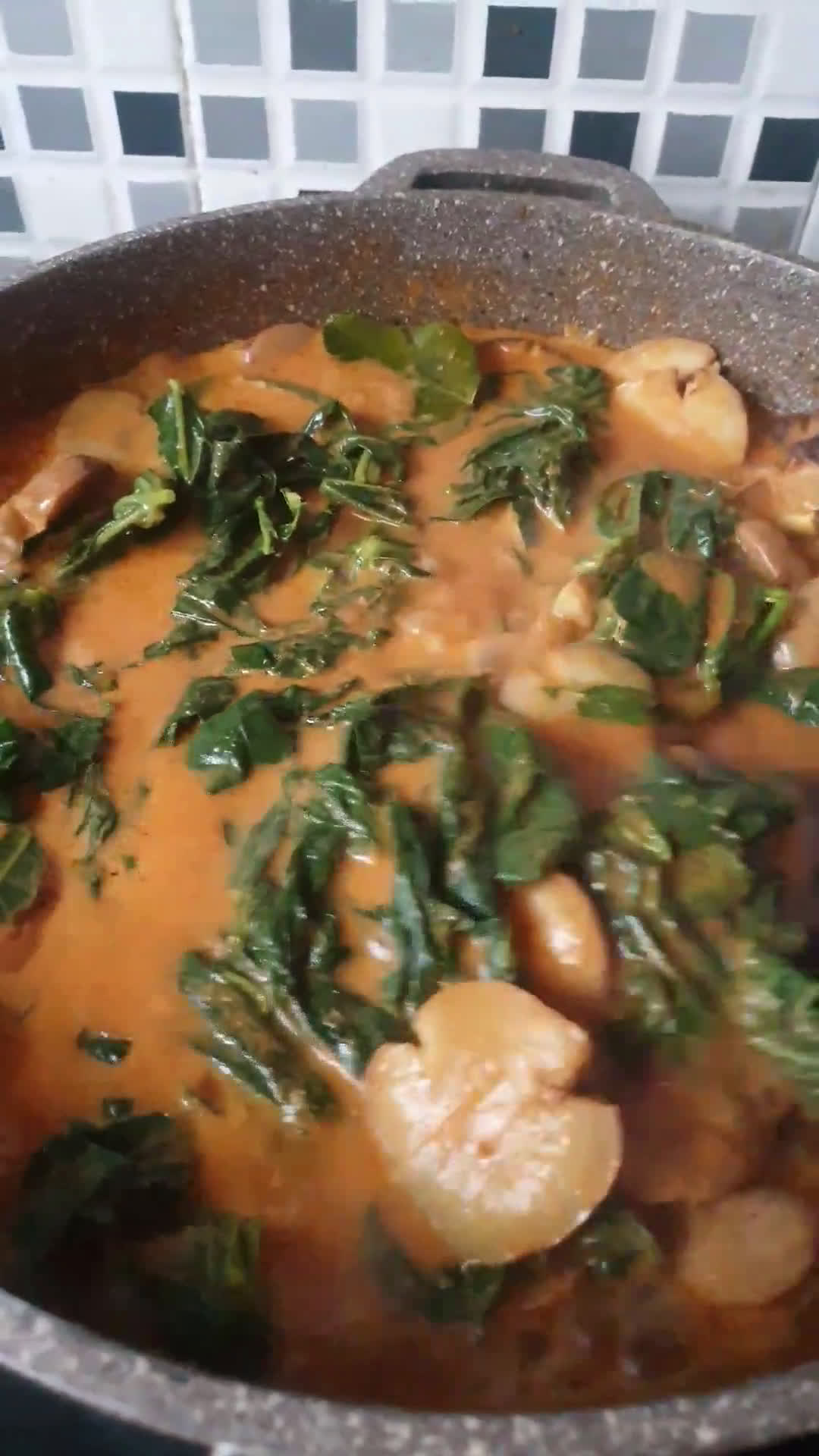 Foto langkah ke 2 dari resep Jengkol Masak Daun Singkong.