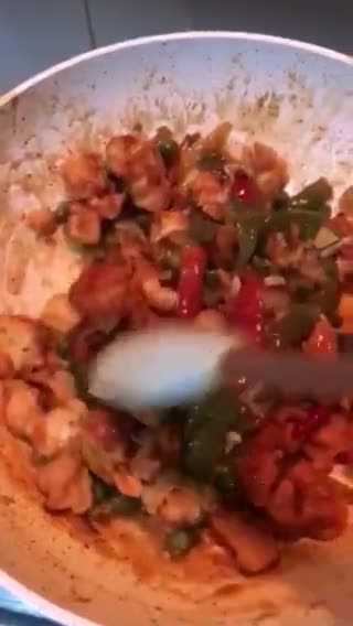 Foto langkah ke 7 dari resep Ayam Goreng Tepung Saus Lada Hitam.