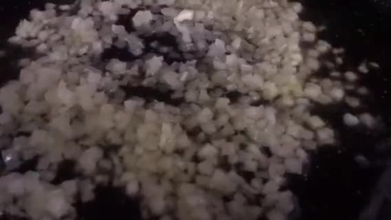 Foto del paso 3 de la receta: Fideuà de sepia, cigalitas y gambas peladas