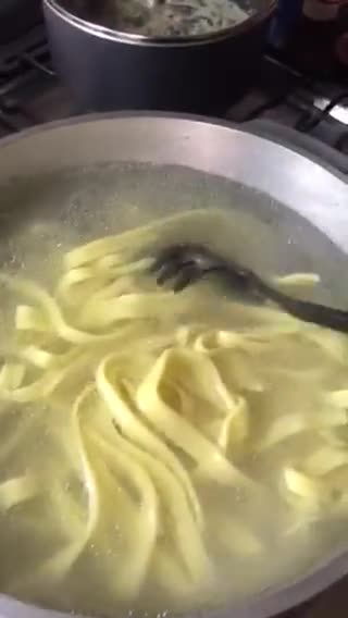 Foto del paso 9 de la receta: Fideos caseros con crema y champiñones 🍄