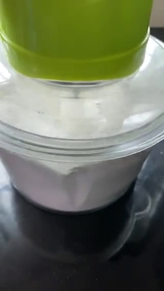 Gambar langkah 3 resipi Kuih Putu Perak.
