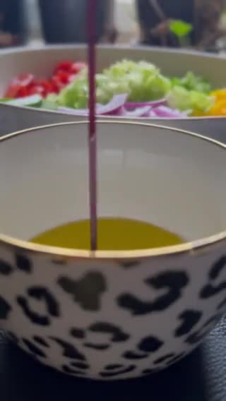 صورة لخطوة 2 من وصفة سلطة الفلفل الرومي