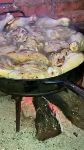 Foto del paso 8 de la receta: Pollo al disco al verjous, salsa de soja y tomates secos con puré de limón