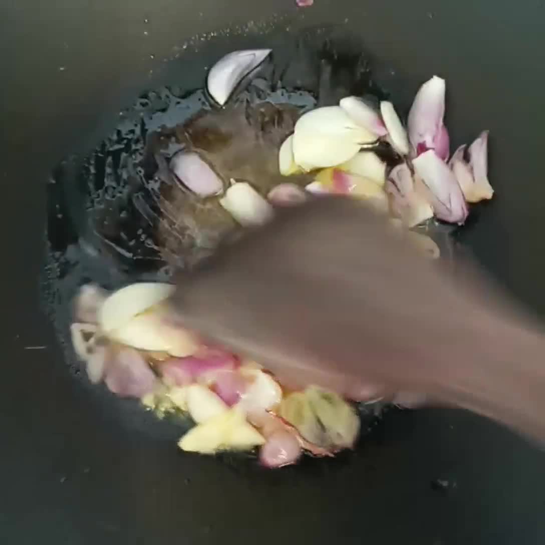 Foto langkah ke 1 dari resep Tumis Sawi Tauge Telur Puyuh.