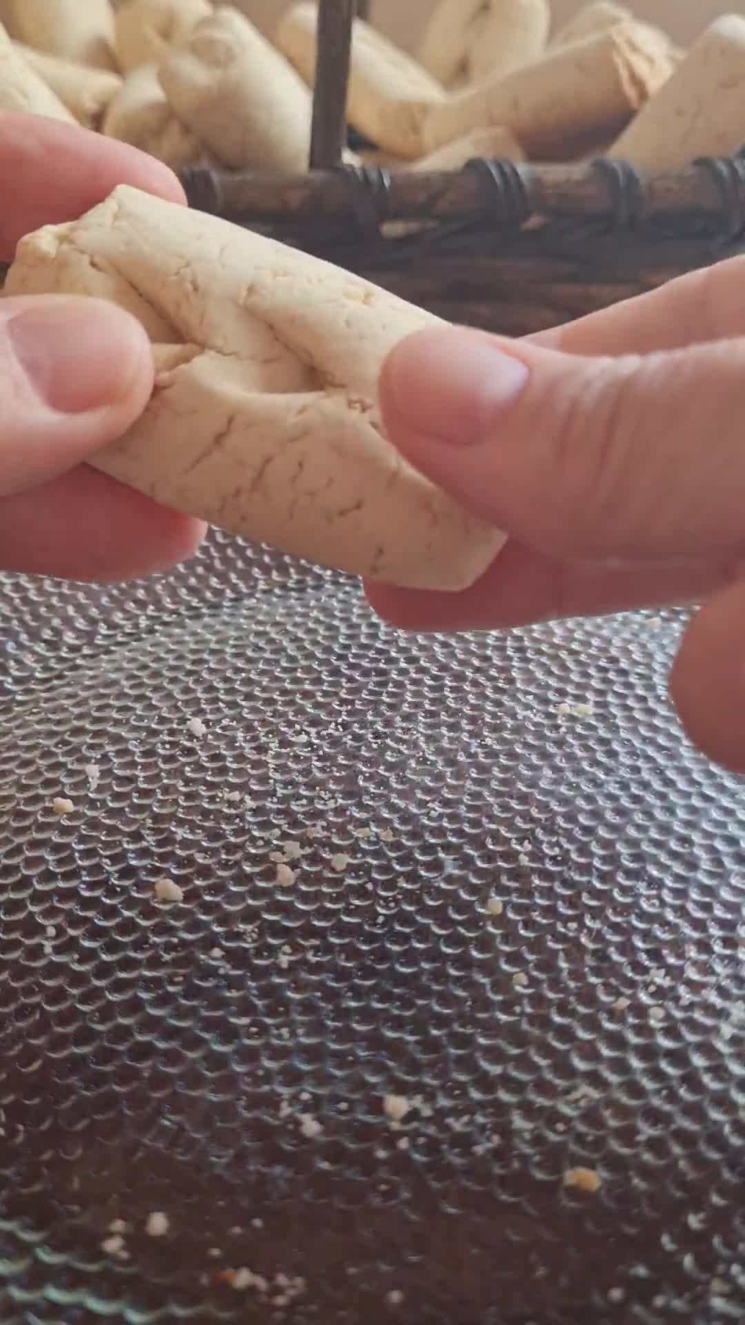 Foto del paso 6 de la receta: Chipa manduví (kandoi) 🇵🇾 Chipá dulce con maní
