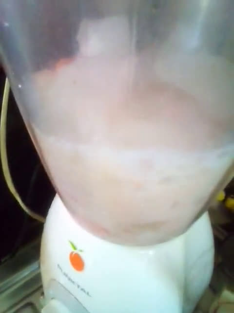 Foto del paso 3 de la receta: Smooth de banana 🍌manzana 🍎y zanahoria 🥕