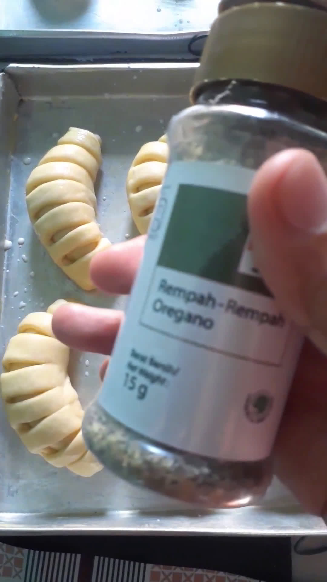Foto langkah ke 7 dari resep Donat Panggang Empuk isi Ragout.