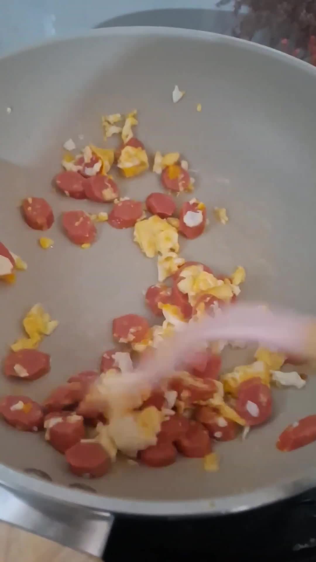 Foto langkah ke 2 dari resep Nasi Goreng merah ala chef Devina.