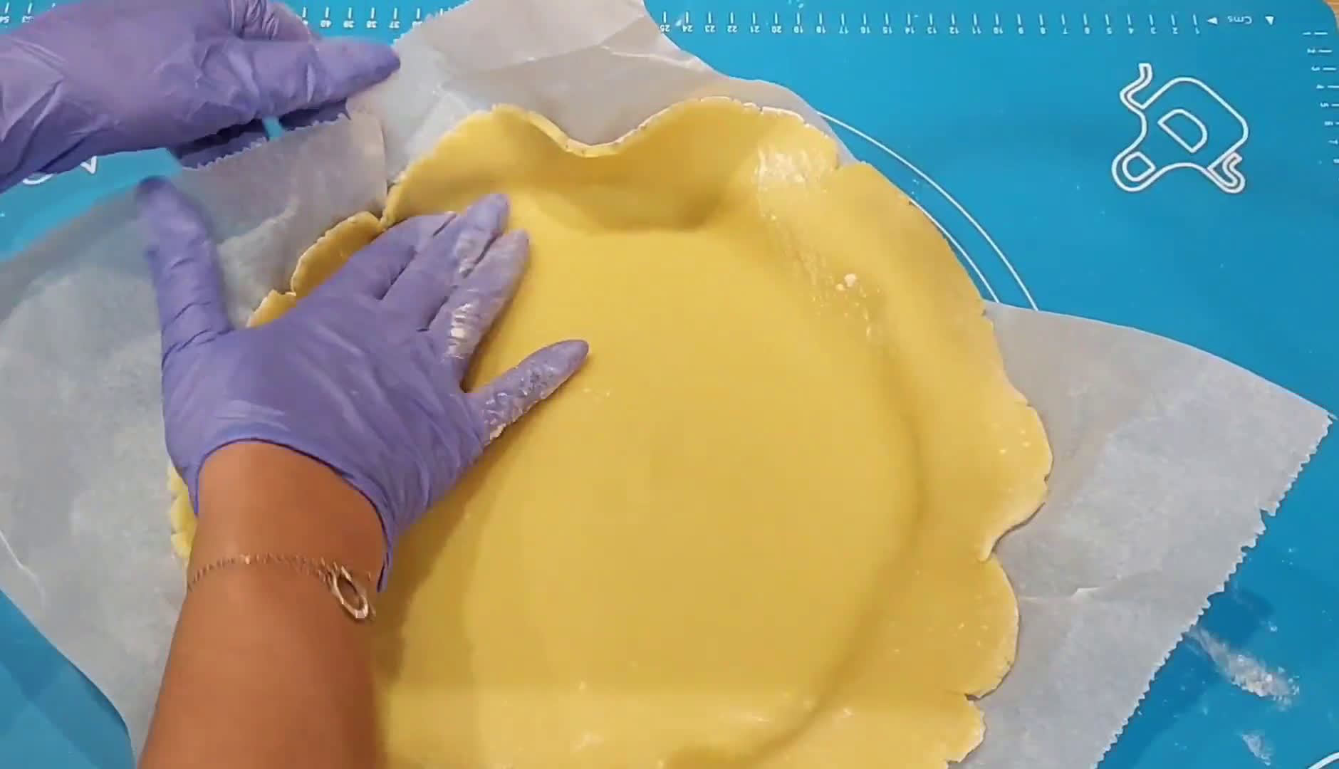 Une image de l'étape 4 de Tarte aux pommes à la crème d'amandes.