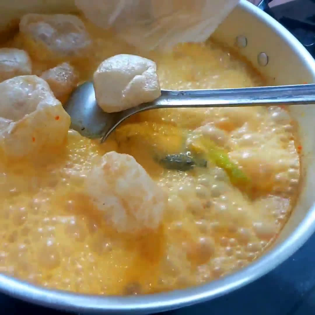 Foto langkah ke 6 dari resep Sayur Krecek dan Kacang Tolo.