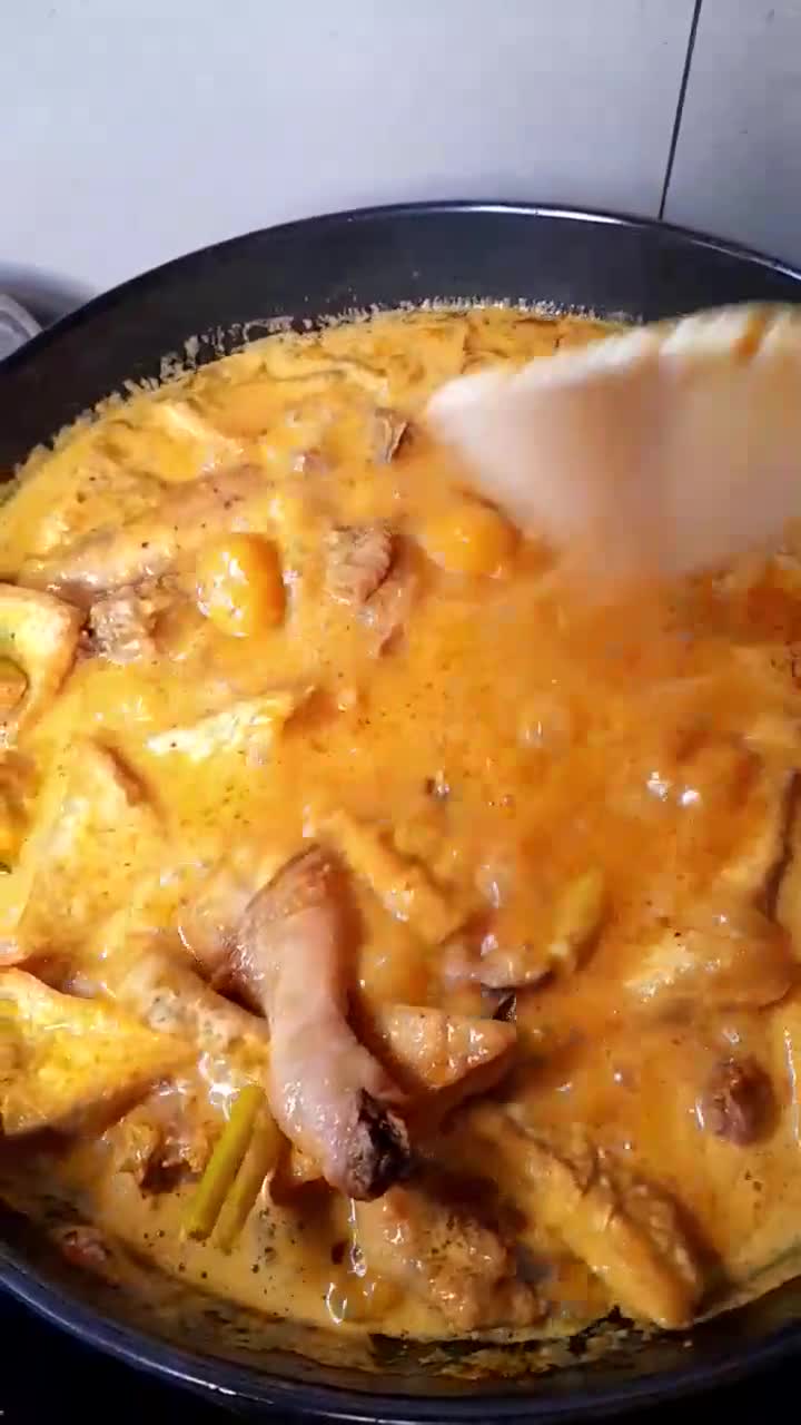 Foto langkah ke 4 dari resep Kare ayam khas jawa timur.