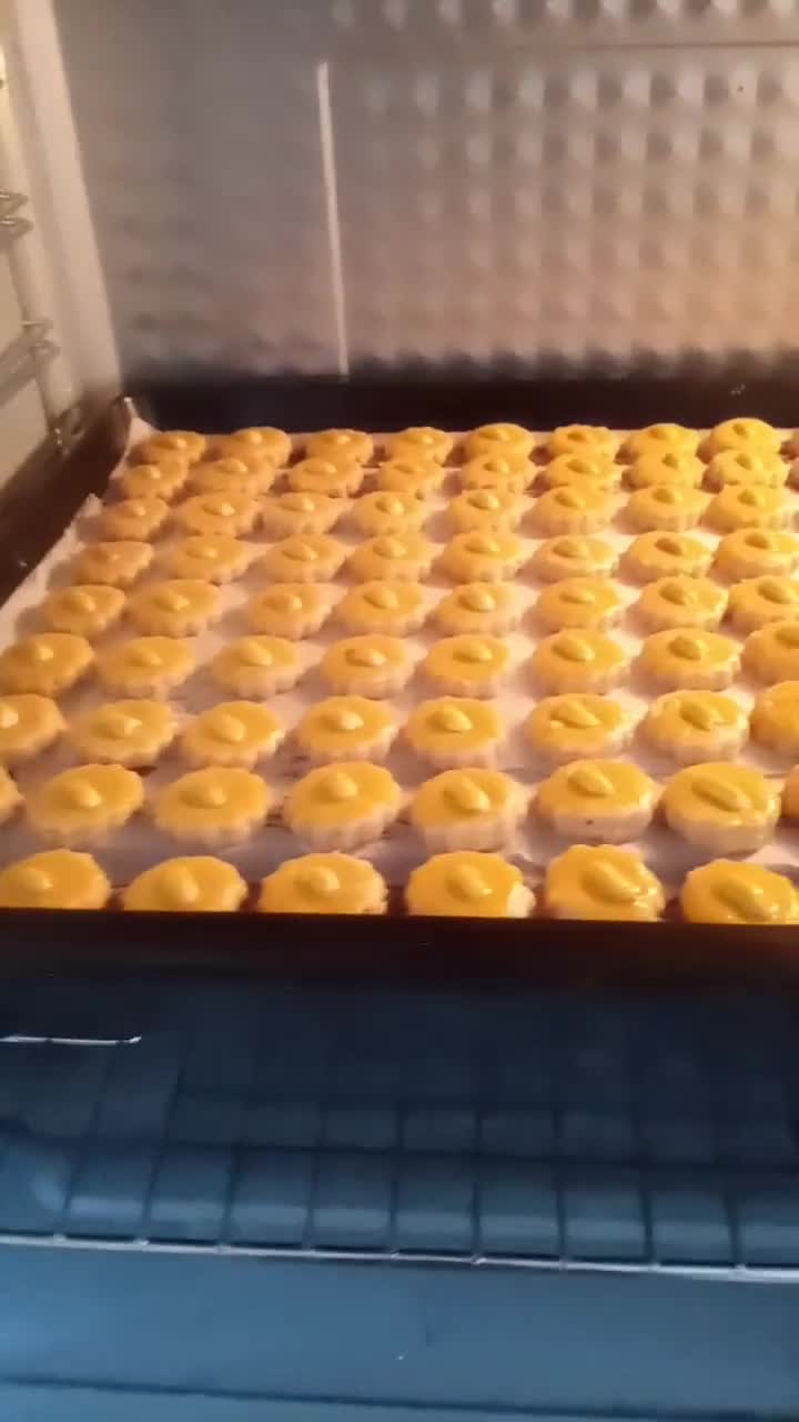 Gambar langkah 4 resipi Biskut Mazola / Biskut Kacang.