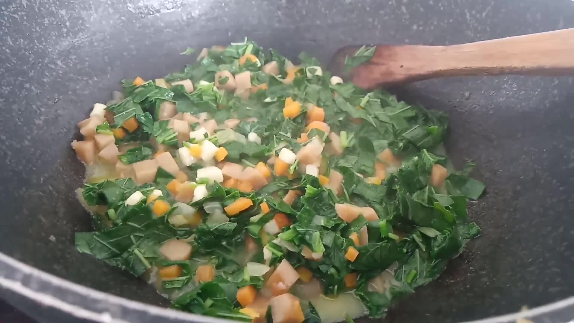 Foto langkah ke 1 dari resep Soup creamy spinach (sup krim bayam).