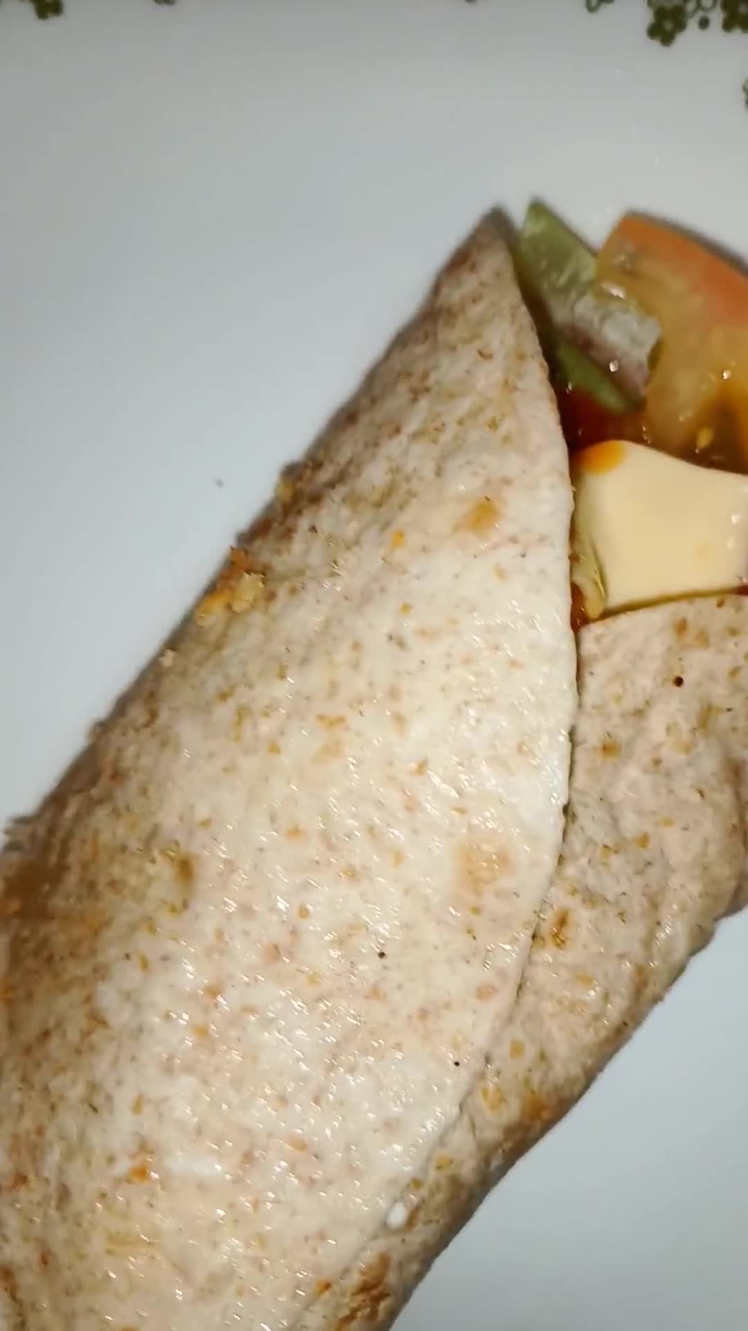 Gambar langkah 3 resipi Roti Roll-Up Wrap Ayam.