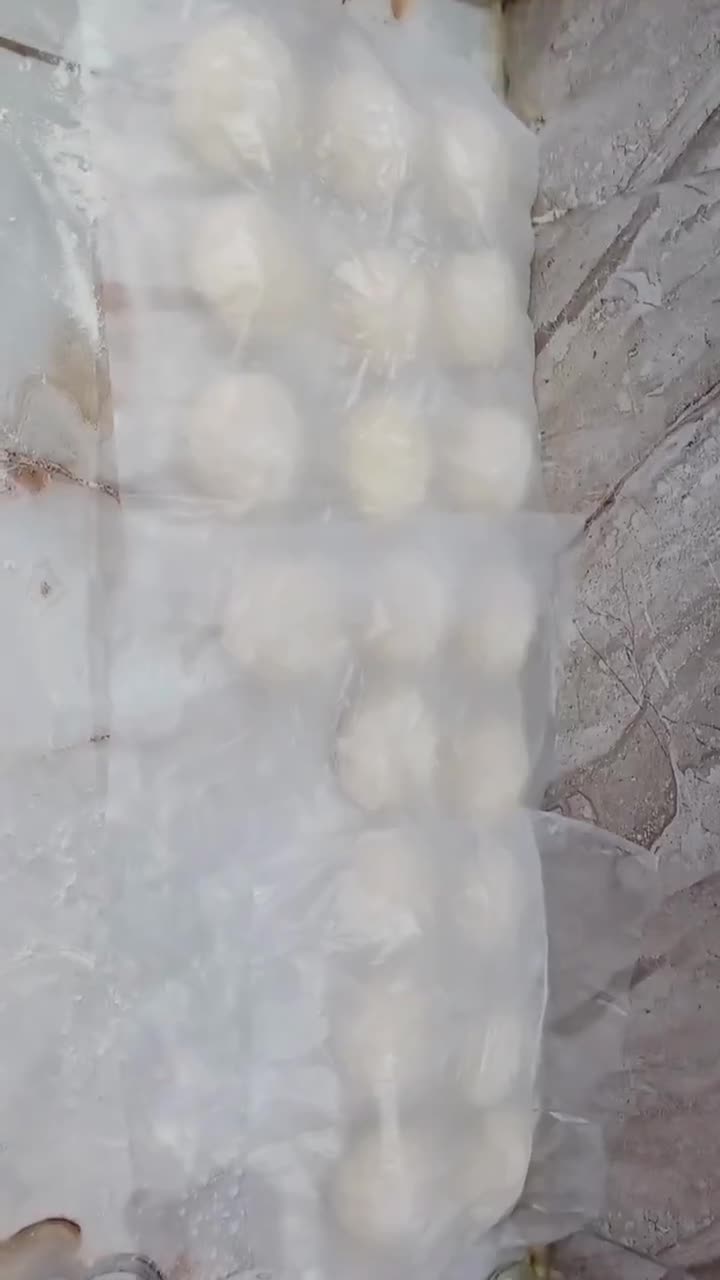صورة لخطوة 2 من وصفة مملحات الوردة 🌼 بحشو بسيط جدا
