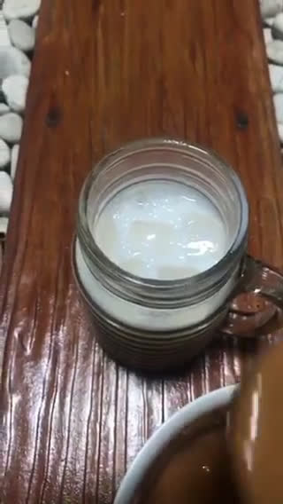 Foto langkah ke 7 dari resep Dalgona Coffee (Video full cara pembuatan).