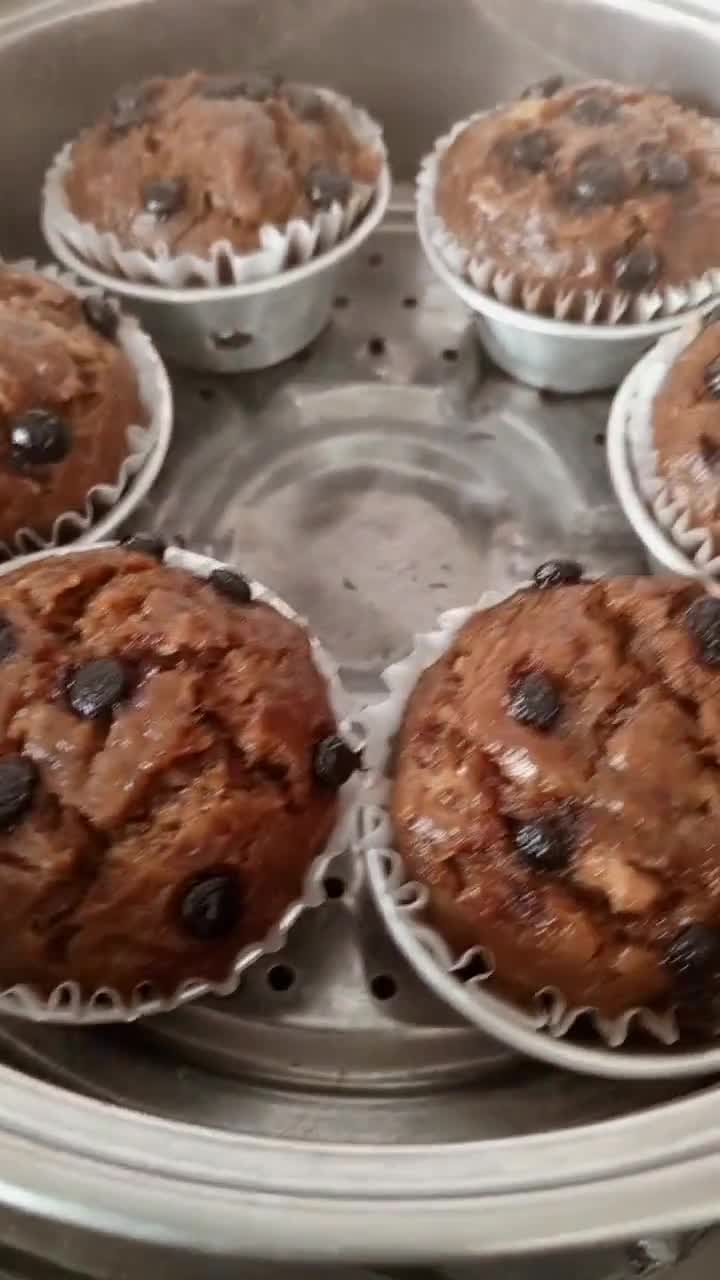 Foto langkah ke 5 dari resep Gluten Free Choco Banana Muffin.