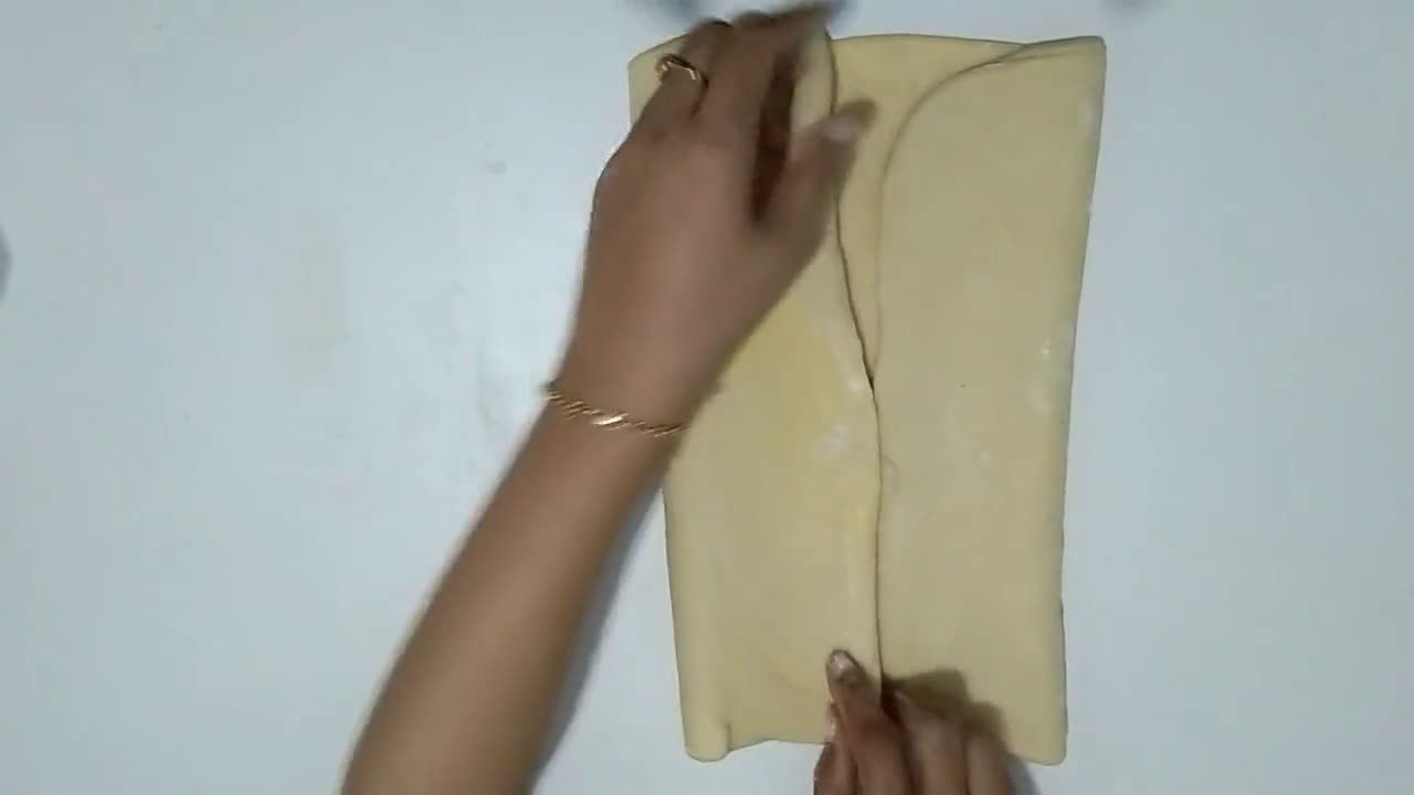 Foto langkah ke 5 dari resep Apple Strudle.